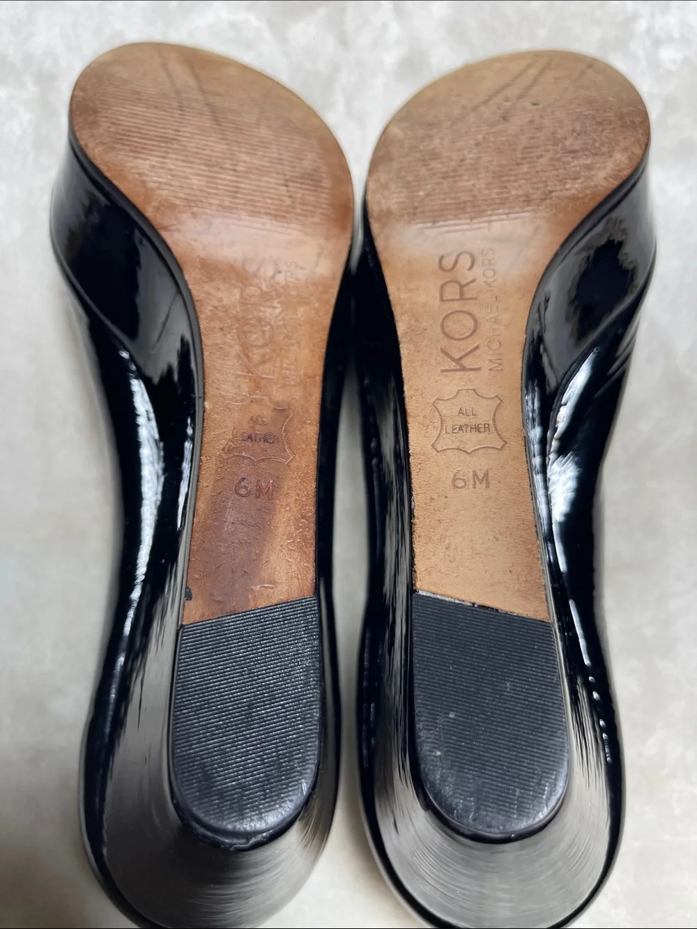 KORS Michael Kors Black Patent Wedge Peep-Toe Pumps Size 6